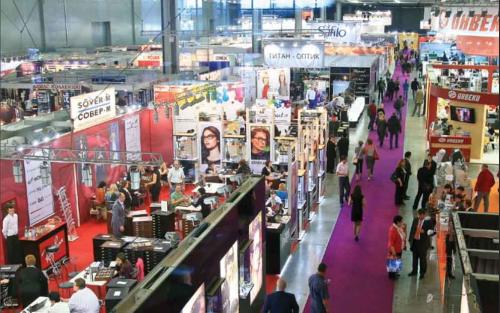 2019���ݹ��ʲ����Ŵ�Ļǽ